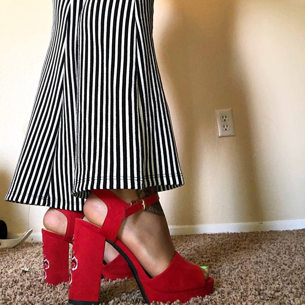 Red heels - Picture 2 of 3